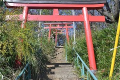 根岸稲荷神社への階段